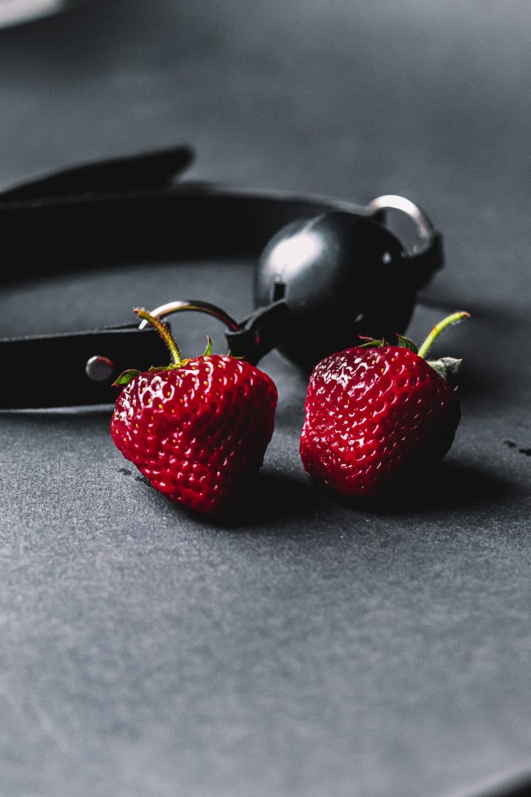 Gag là gì? Các loại bịt miệng BDSM và cách dùng