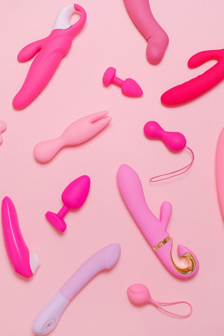 Sextoy là gì? Phân loại, chất liệu và cách chọn cho người mới