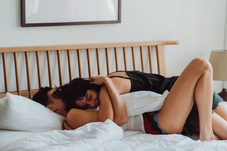 Vét máng là gì? Kỹ thuật và các tư thế vét máng