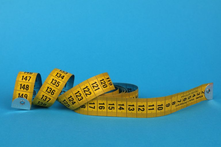 Nhận biết đàn ông cu to: 8 lời đồn đúng hay sai?